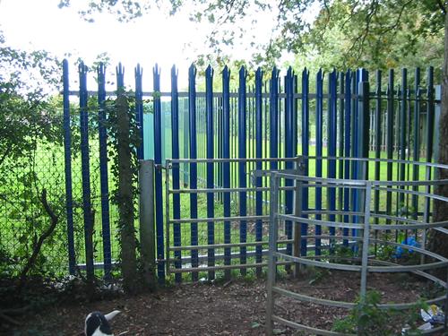 Picyure of barrier to kissing gate